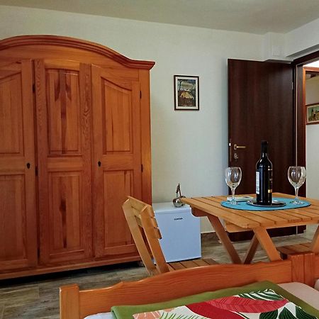 Apartments And Rooms Bova باشْكا المظهر الخارجي الصورة