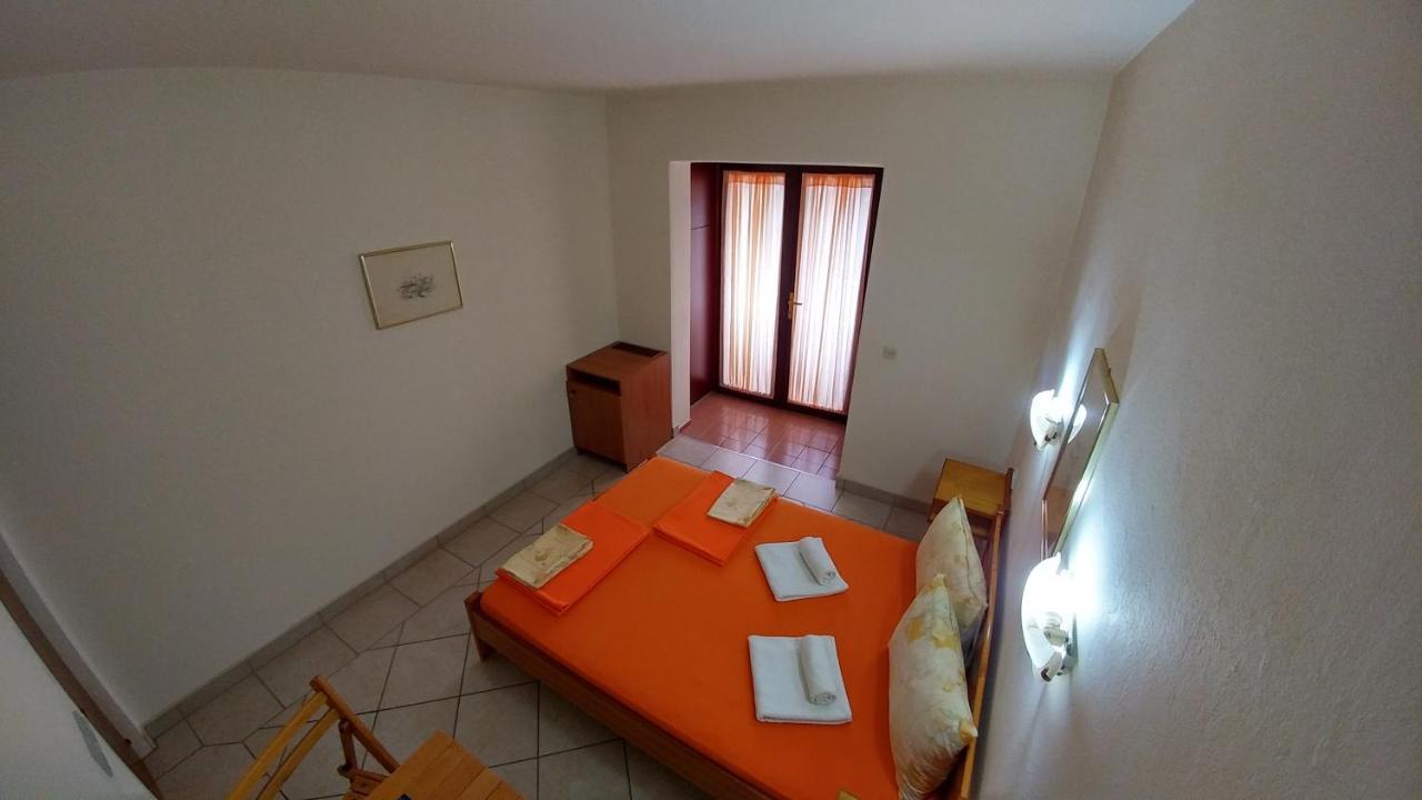 Apartments And Rooms Bova باشْكا المظهر الخارجي الصورة