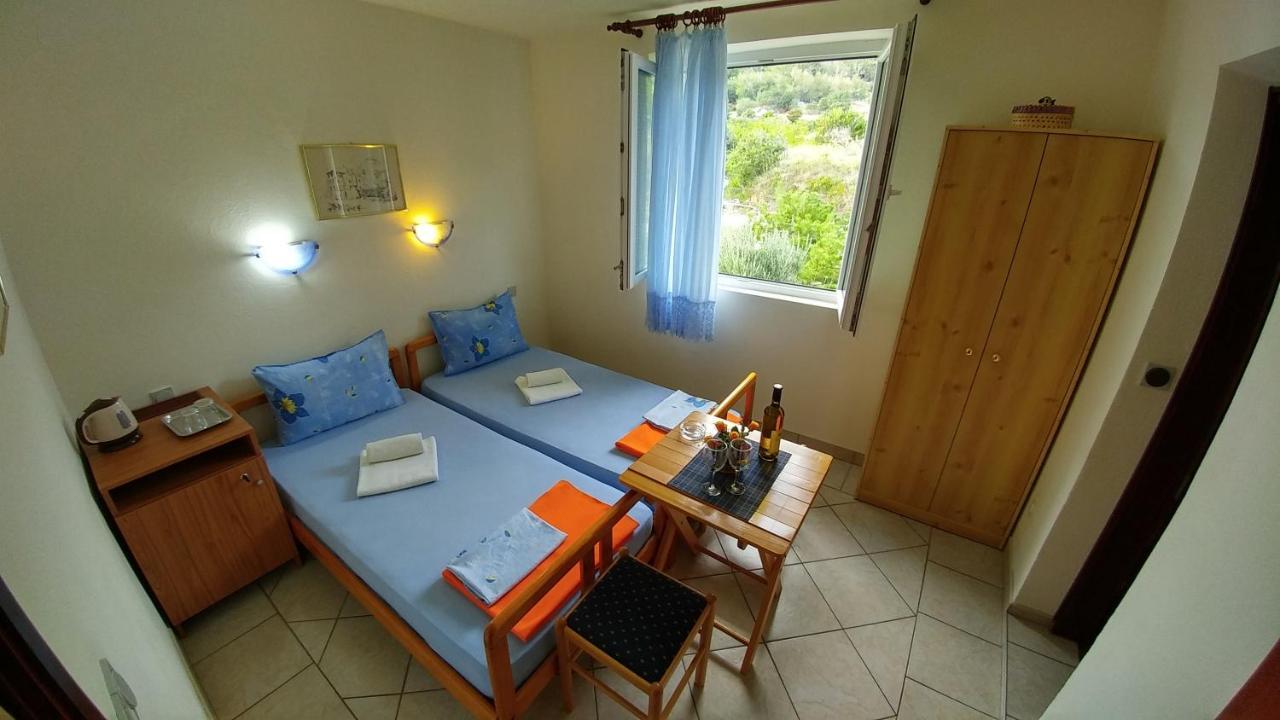 Apartments And Rooms Bova باشْكا المظهر الخارجي الصورة