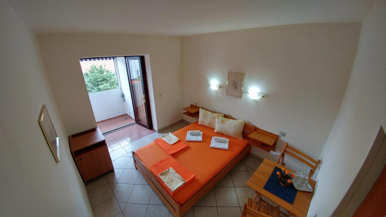 Apartments And Rooms Bova باشْكا المظهر الخارجي الصورة