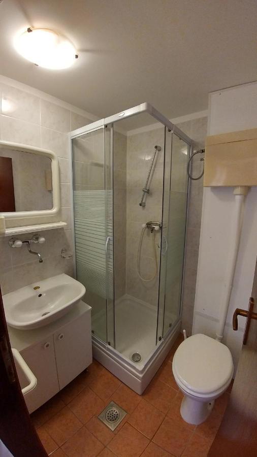 Apartments And Rooms Bova باشْكا المظهر الخارجي الصورة