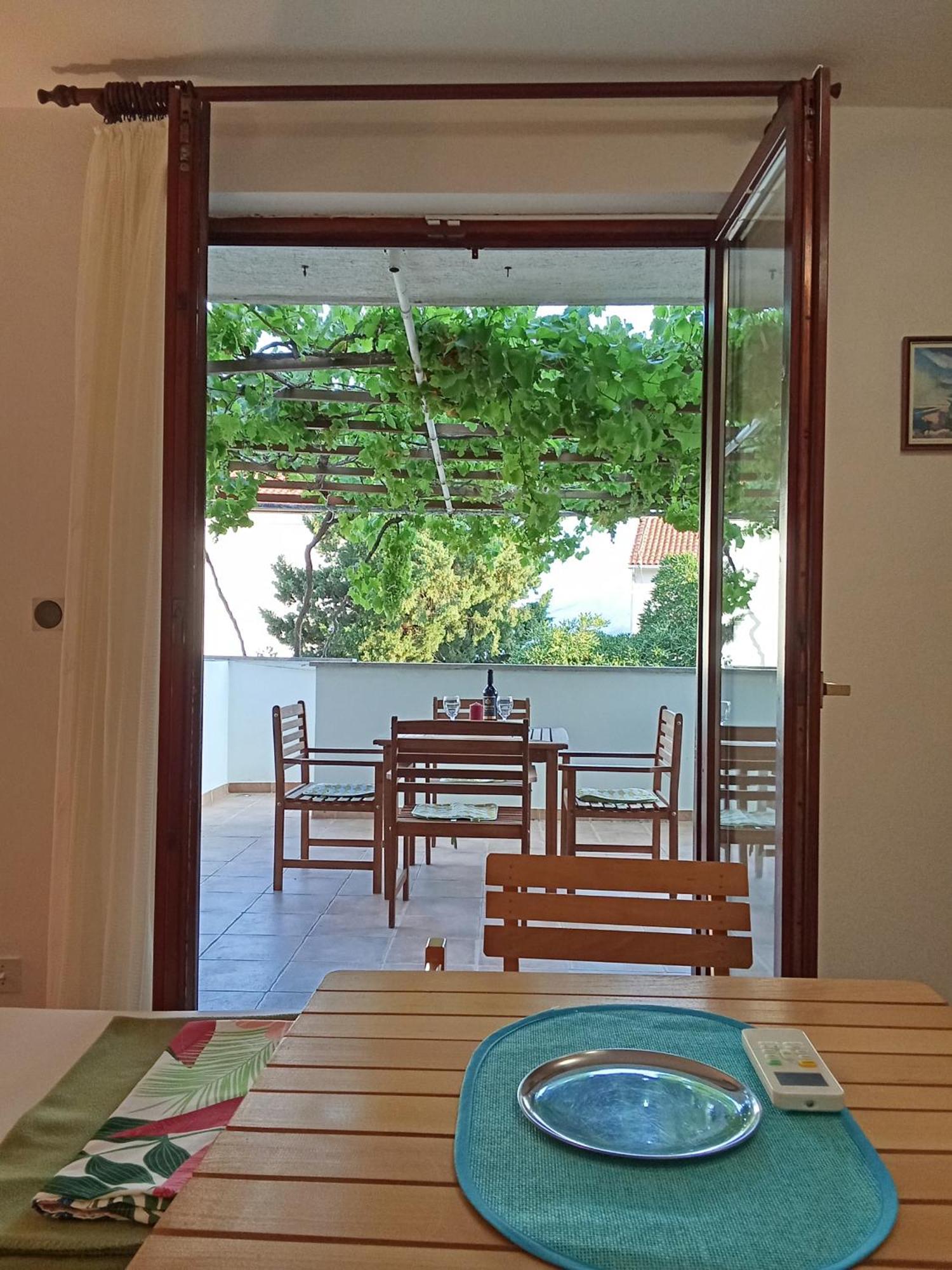 Apartments And Rooms Bova باشْكا المظهر الخارجي الصورة