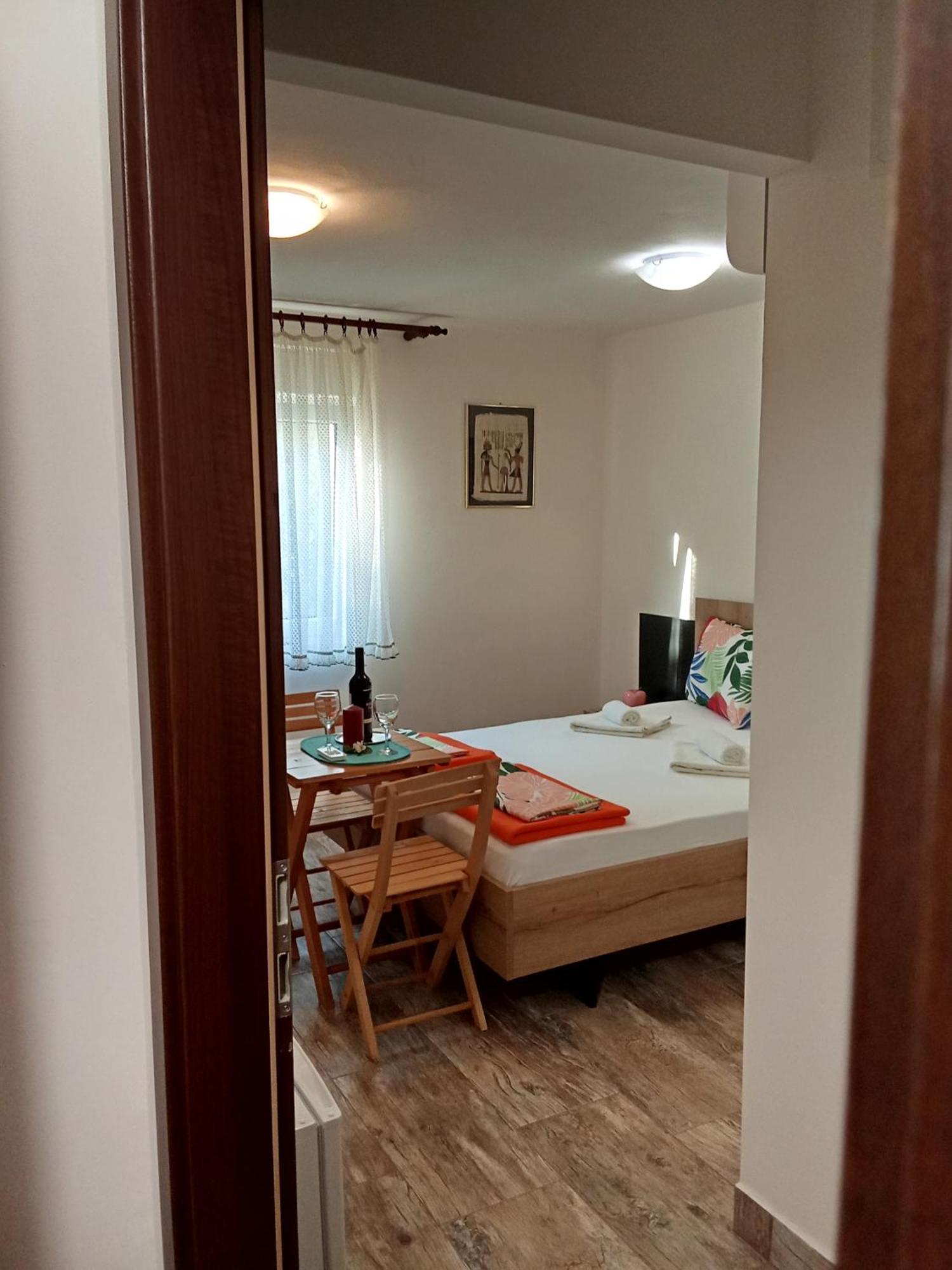 Apartments And Rooms Bova باشْكا المظهر الخارجي الصورة