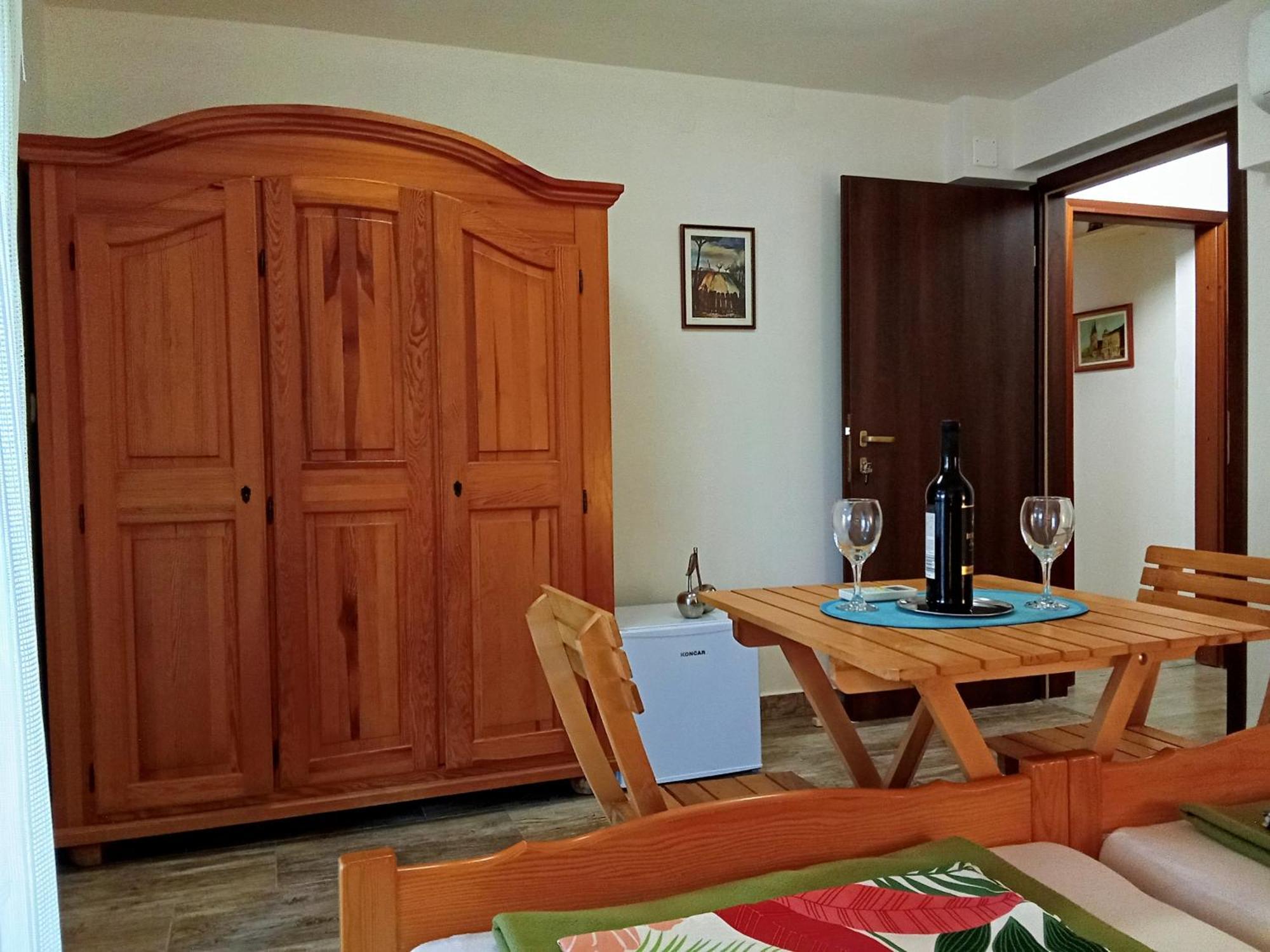 Apartments And Rooms Bova باشْكا المظهر الخارجي الصورة