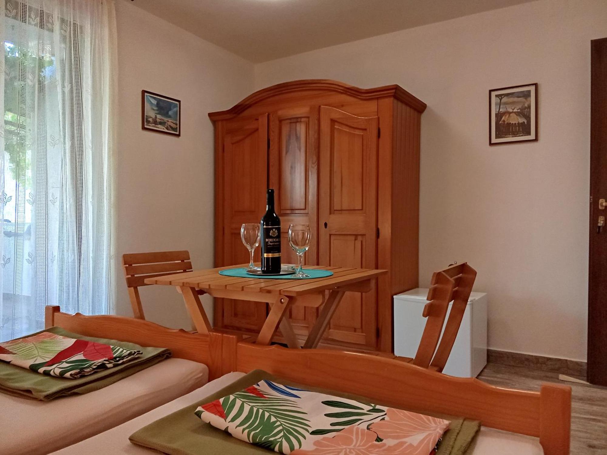 Apartments And Rooms Bova باشْكا المظهر الخارجي الصورة