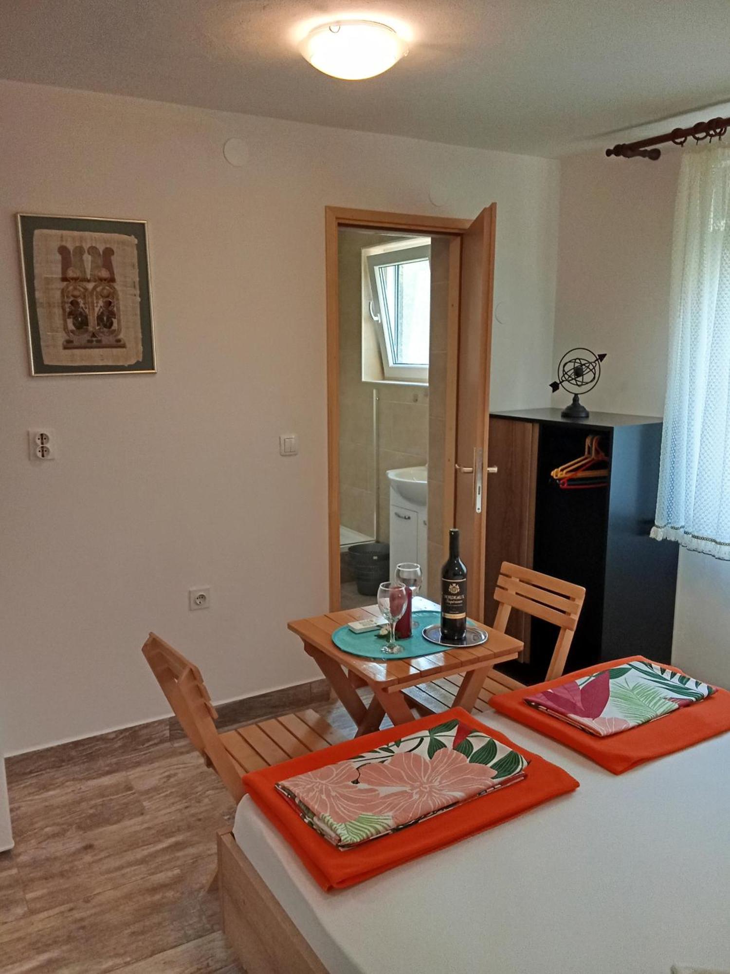 Apartments And Rooms Bova باشْكا المظهر الخارجي الصورة