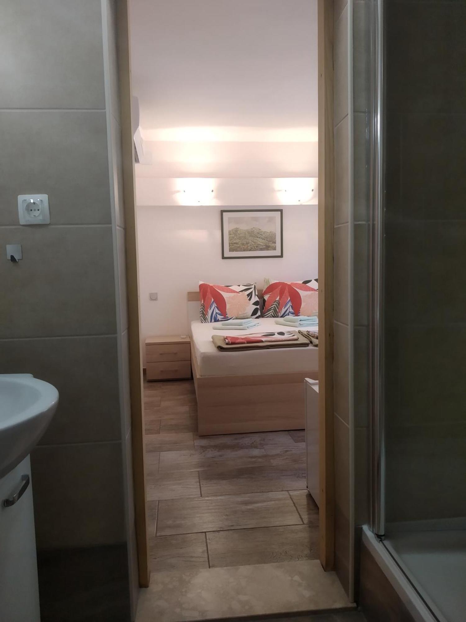 Apartments And Rooms Bova باشْكا المظهر الخارجي الصورة